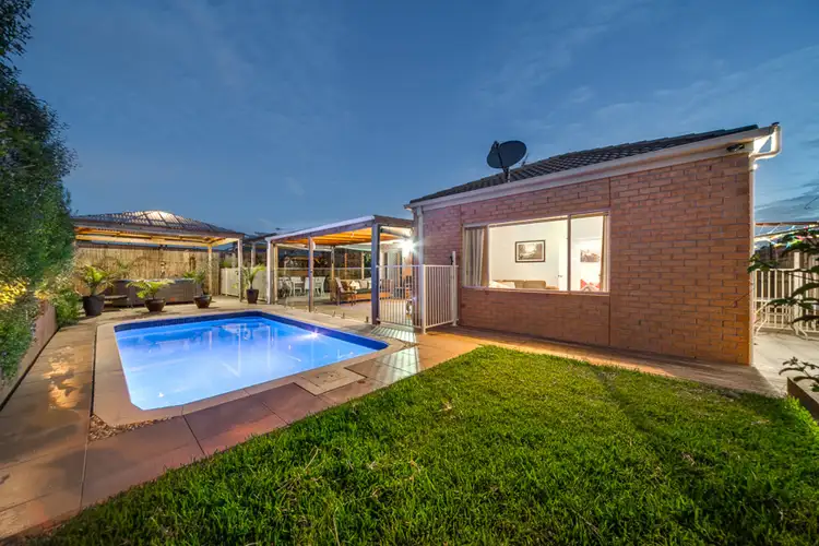 10 Winneke Way, Pakenham VIC 3810