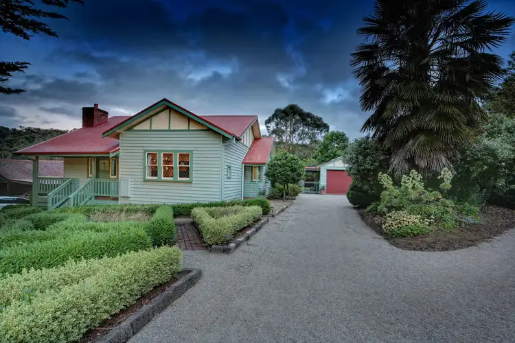 17 Meadowview Lane, Emerald VIC 3782