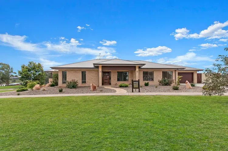 Second view of Homely house listing, 16 Wade Street, Hamilton VIC 3300