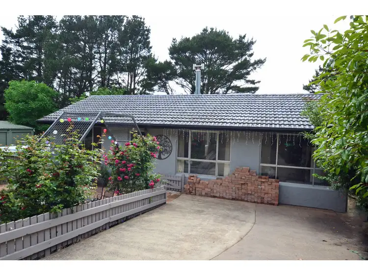 9 Mackeys Lane, Robertson NSW 2577
