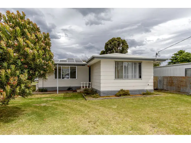 2 Wyndham Street, Stratford VIC 3862