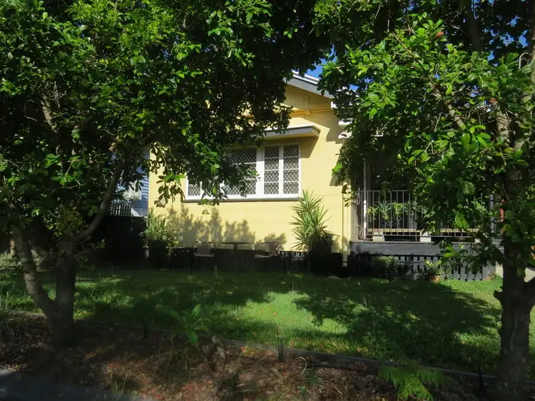 6 Luck Ave, Wandal QLD 4700