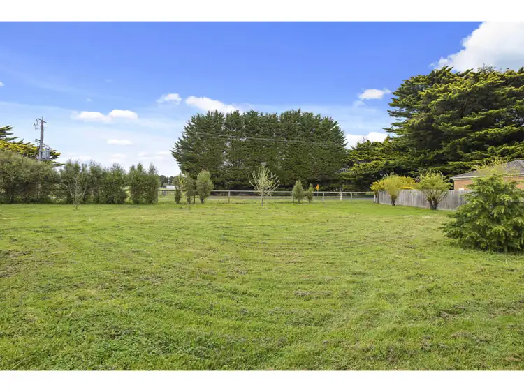 Fourth view of Homely house listing, 1 Gwen Place, Lancefield VIC 3435