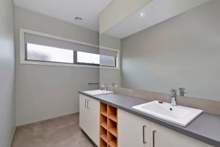 Sixth view of Homely house listing, 3 Kenilworth Drive, Traralgon VIC 3844