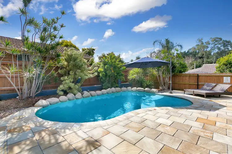 17 Thornburgh Street, Oxley QLD 4075