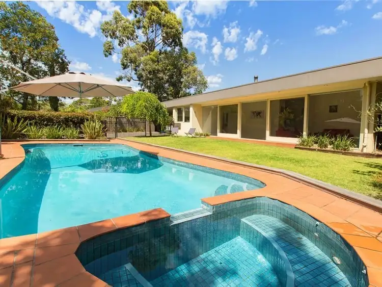 4 Two Bays Road, Mount Eliza VIC 3930