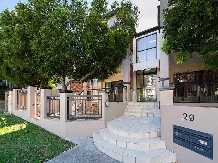 1/29 Holland Street, Toowong QLD 4066
