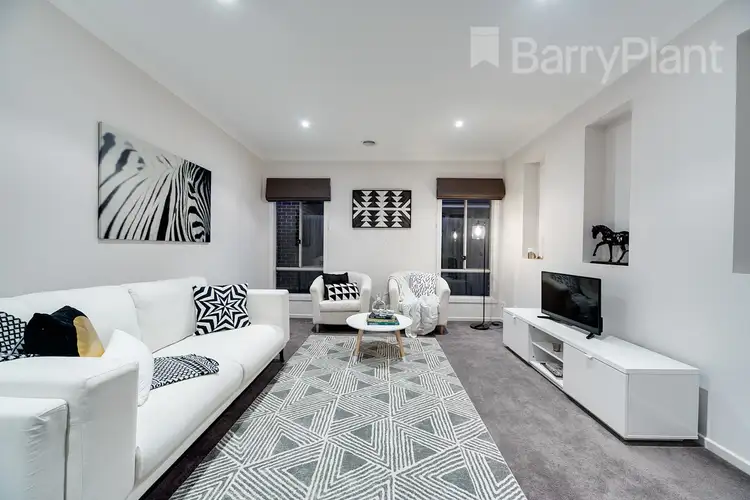 Fifth view of Homely house listing, 8 Isabella Court, Drouin VIC 3818