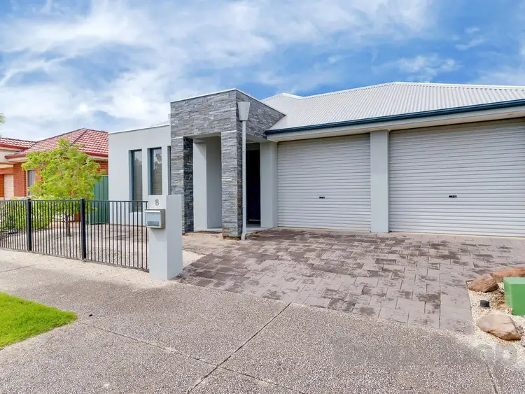 8 Dutton Avenue, Mawson Lakes SA 5095