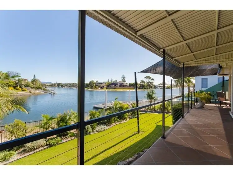 5 Quest Court, Mermaid Waters QLD 4218