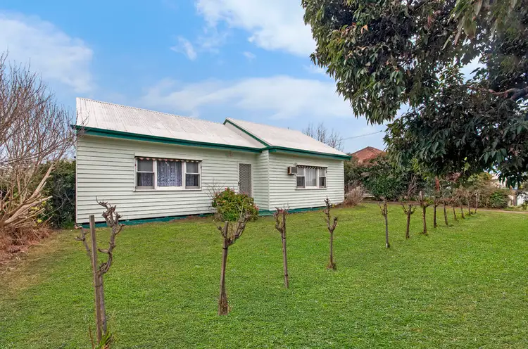 11 Church Street, Coleraine VIC 3315