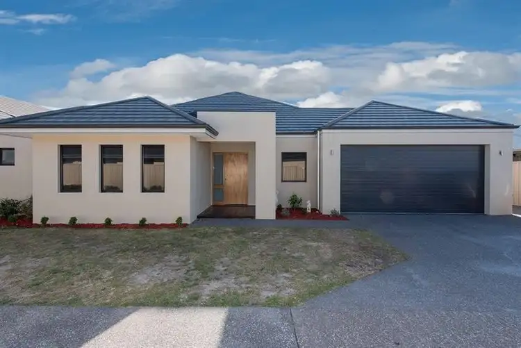24A Liriope Parkway, Sinagra WA 6065