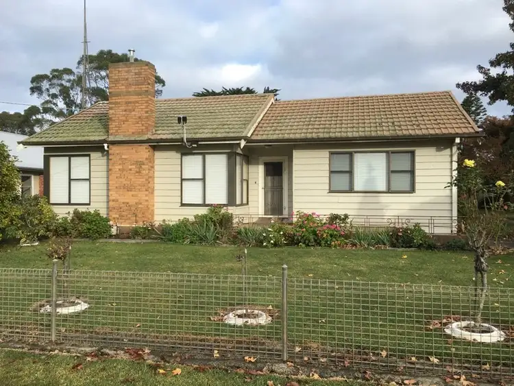 5 Cemetery Road, Cobden VIC 3266