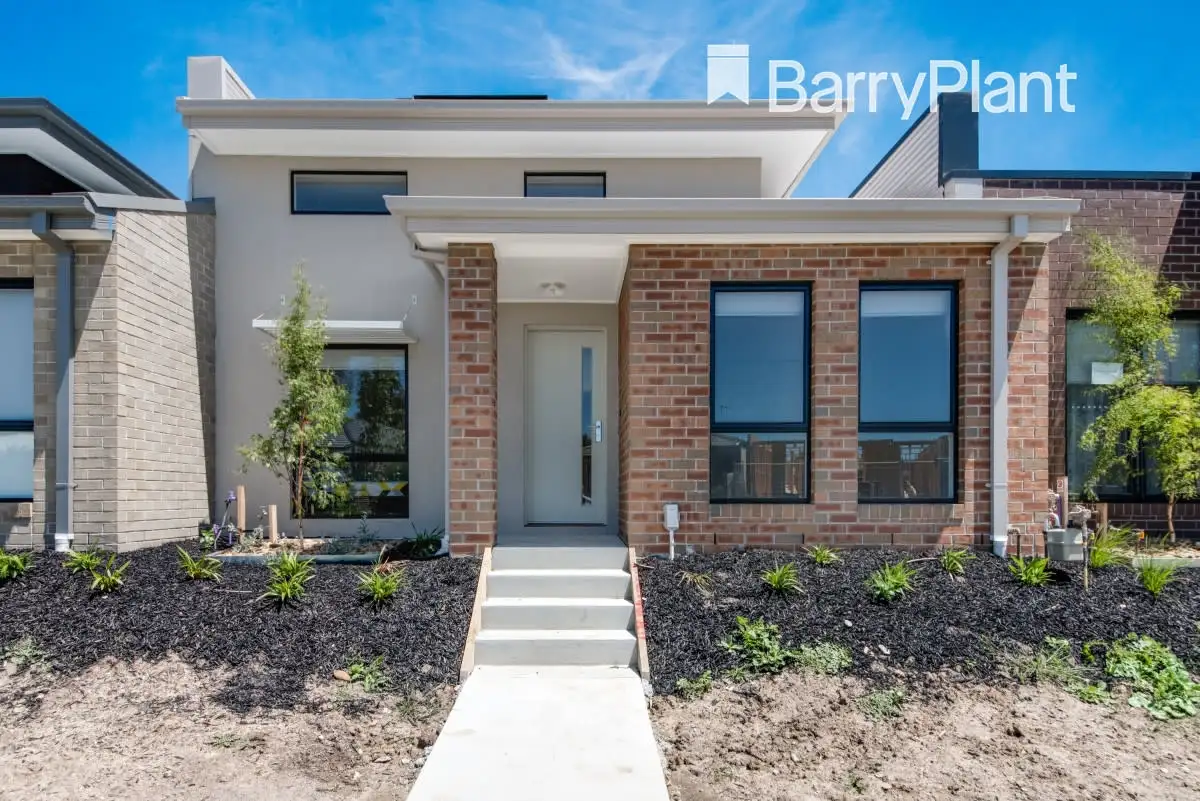 Main view of Homely house listing, 33 Fadden Mews, Officer VIC 3809