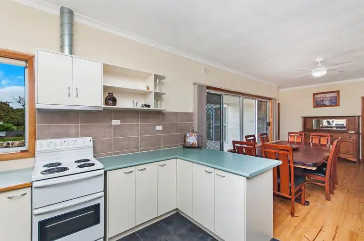 Fifth view of Homely house listing, 1 Bree Road, Hamilton VIC 3300