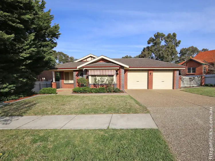 24 Gunn Drive, Estella NSW 2650