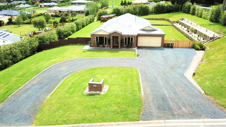 Second view of Homely house listing, 90 Kamanari Court, Drouin VIC 3818