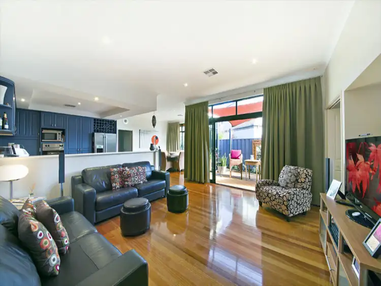 28 Hogg Avenue, Salter Point WA 6152
