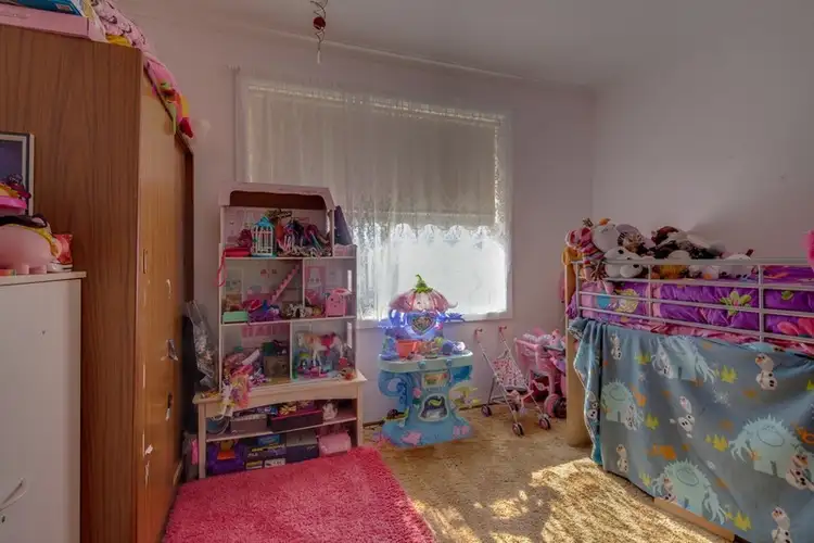 Fifth view of Homely house listing, 8 Laurie Court, Warrnambool VIC 3280