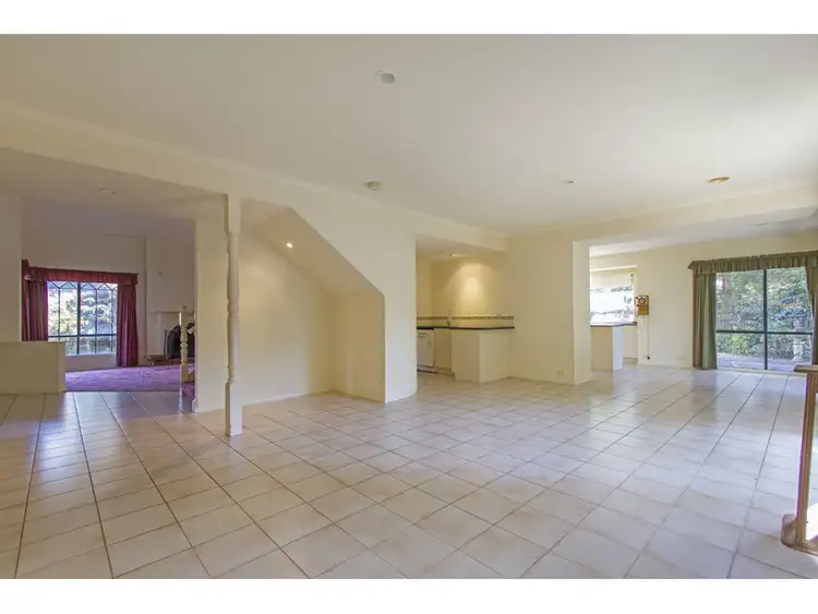 Seventh view of Homely house listing, 10 Kingston Heights, Frankston VIC 3199