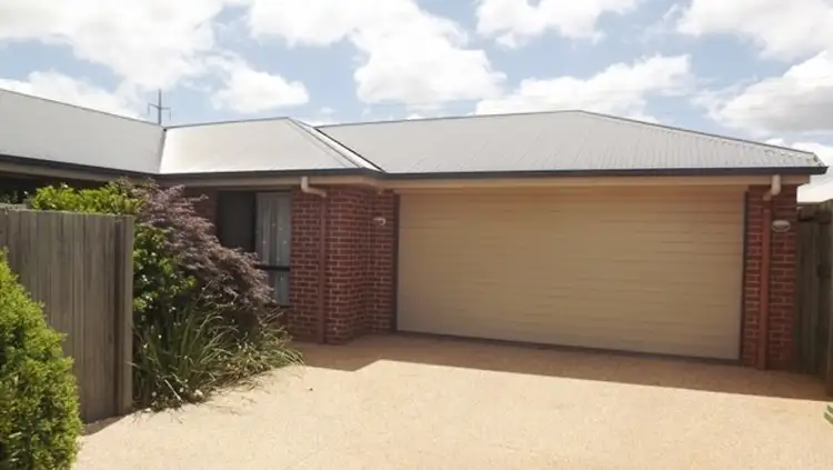 2/16 Sambar Court, Kearneys Spring QLD 4350