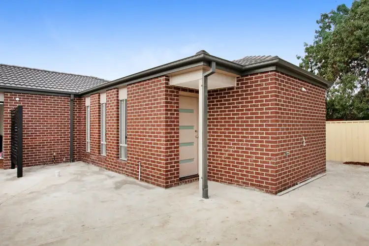2/19 Chester Crescent, Deer Park VIC 3023