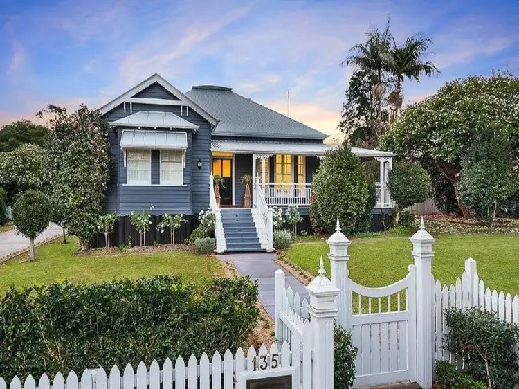 135 West Street, Newtown QLD 4350