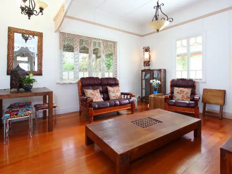 18 Livingstone Street, Yeerongpilly QLD 4105