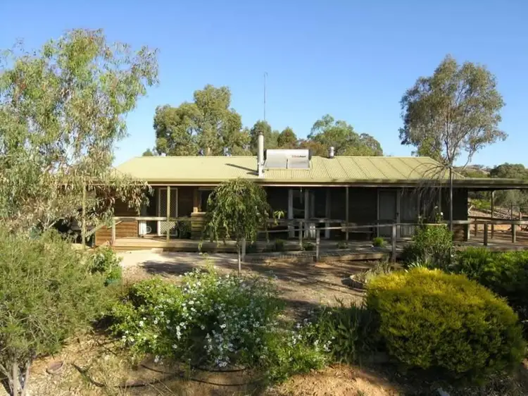 15 McMillan Point Drive, Mansfield VIC 3722