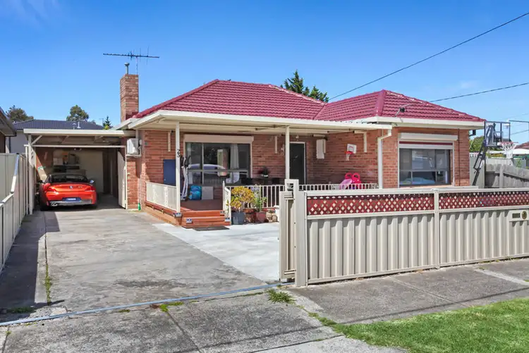 23 Sandford Avenue, Sunshine North VIC 3020