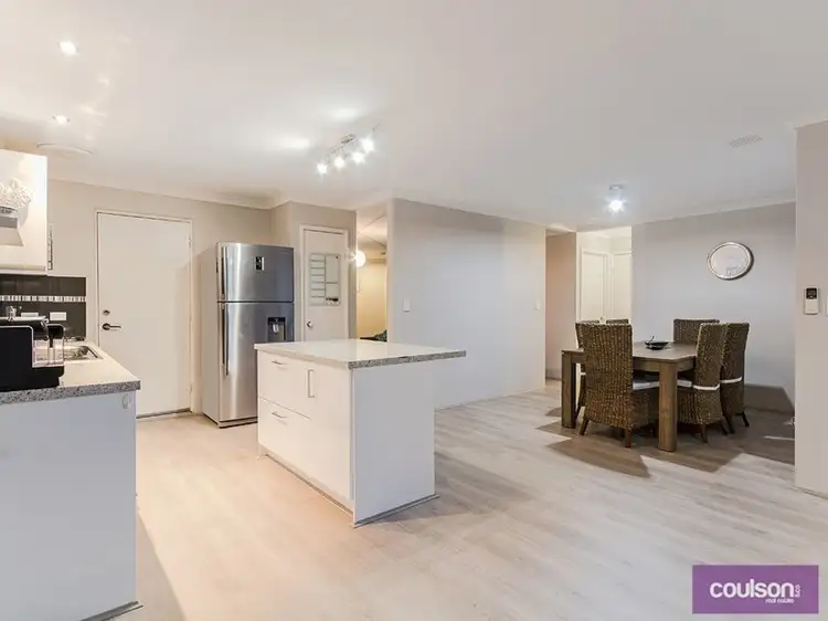 Sixth view of Homely house listing, 2 Tudor Court, Parmelia WA 6167