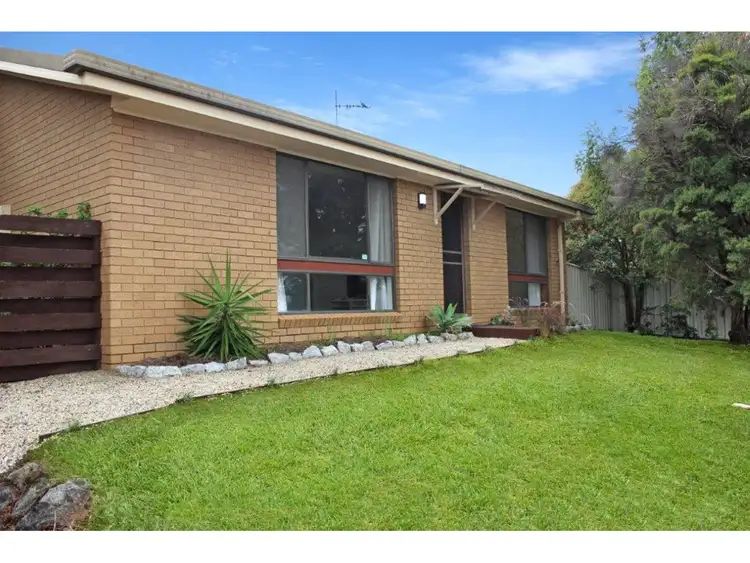 Main view of Homely unit listing, 2/204 Aspinall Street, Kangaroo Flat VIC 3555
