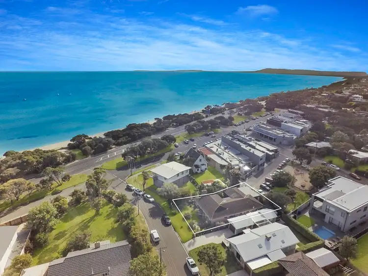1 Mackie Court, Blairgowrie VIC 3942
