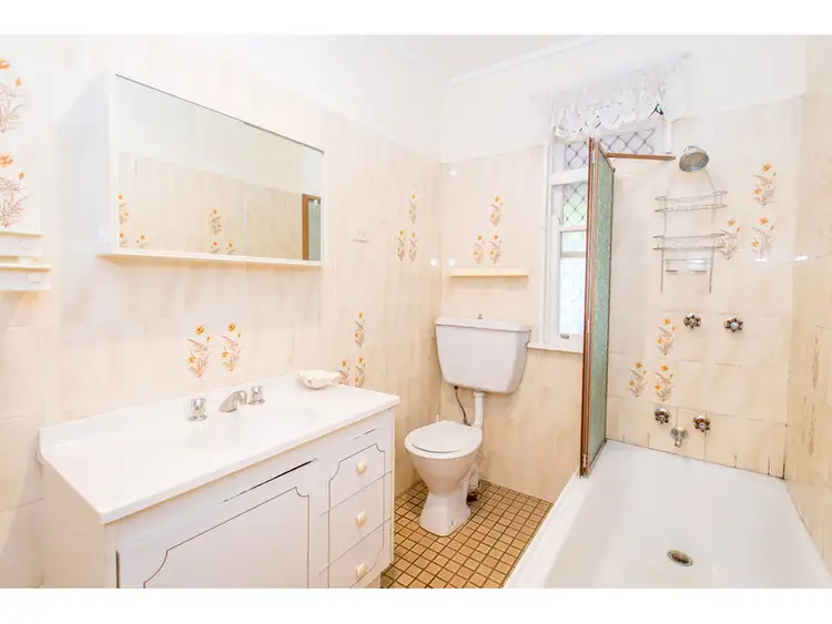 Sixth view of Homely house listing, 524 Solander Street, North Albury NSW 2640