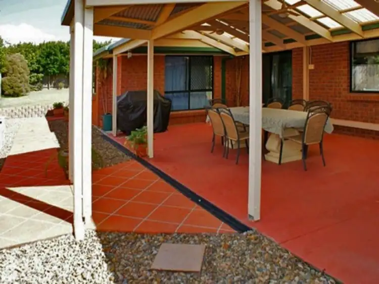 15 Lawson Place