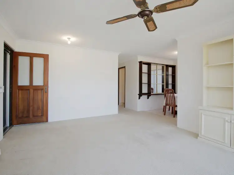 112 Railway Parade, Queens Park WA 6107