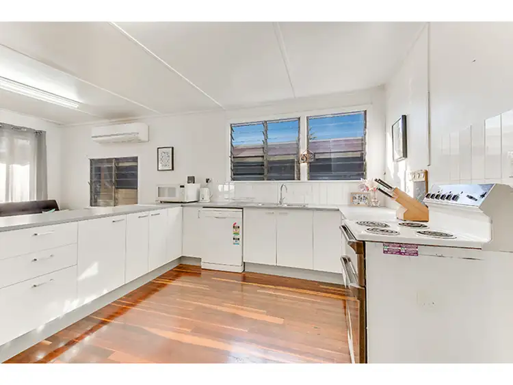 Fourth view of Homely house listing, 4 Flinders Close, Lammermoor QLD 4703