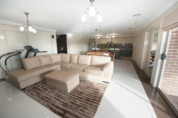 Fifth view of Homely house listing, 16 Baronial Way, Craigieburn VIC 3064