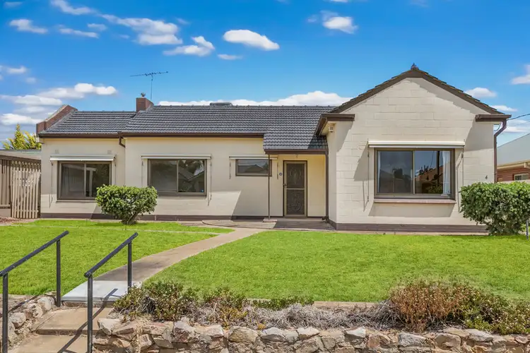 4 Lanark Avenue, Seaton SA 5023