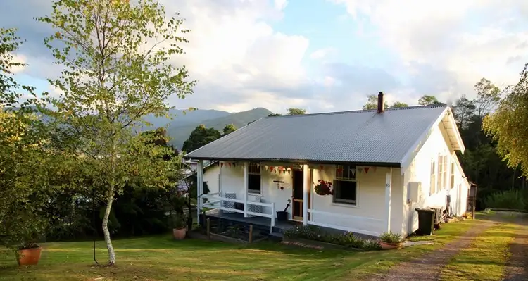 15 Clemons Street, Rosebery TAS 7470