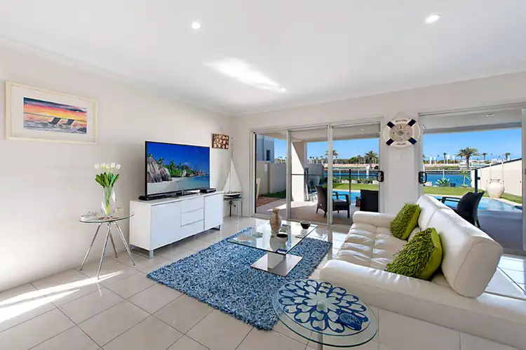 62 Harbour Rise, Hope Island QLD 4212