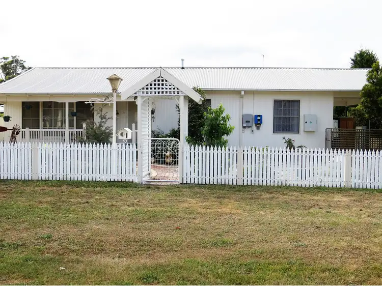 24 Jamieson Street, Broadford VIC 3658