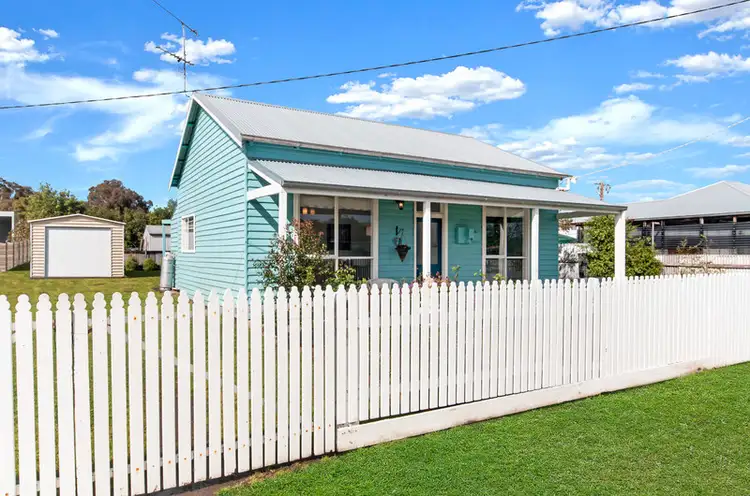 37 McLeod Street, Coleraine VIC 3315