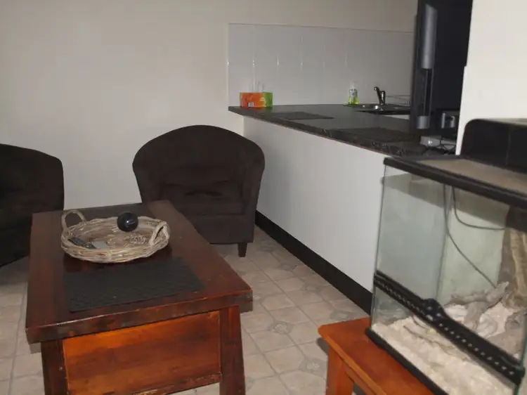Fifth view of Homely block of units listing, 1,2 and 3/91 Twynam, Narrandera NSW 2700
