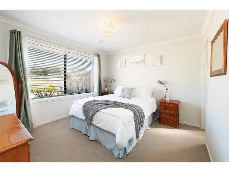 Sixth view of Homely house listing, 17 Britton Court, Jindera NSW 2642