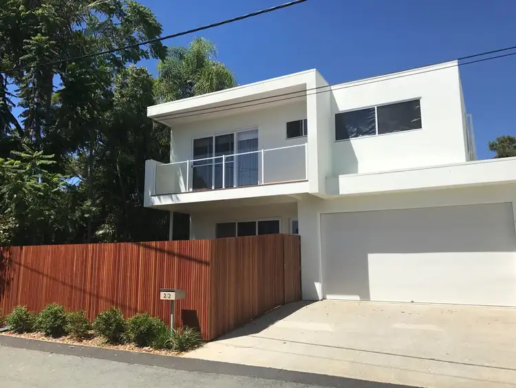 2/2 Fitch Lane, Labrador QLD 4215