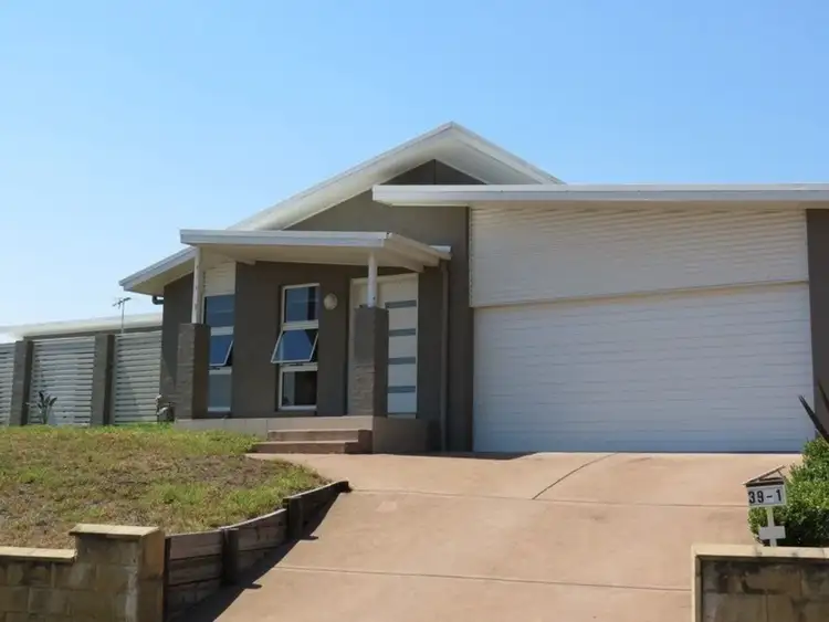 2/1 Traminer Grove, Cessnock NSW 2325