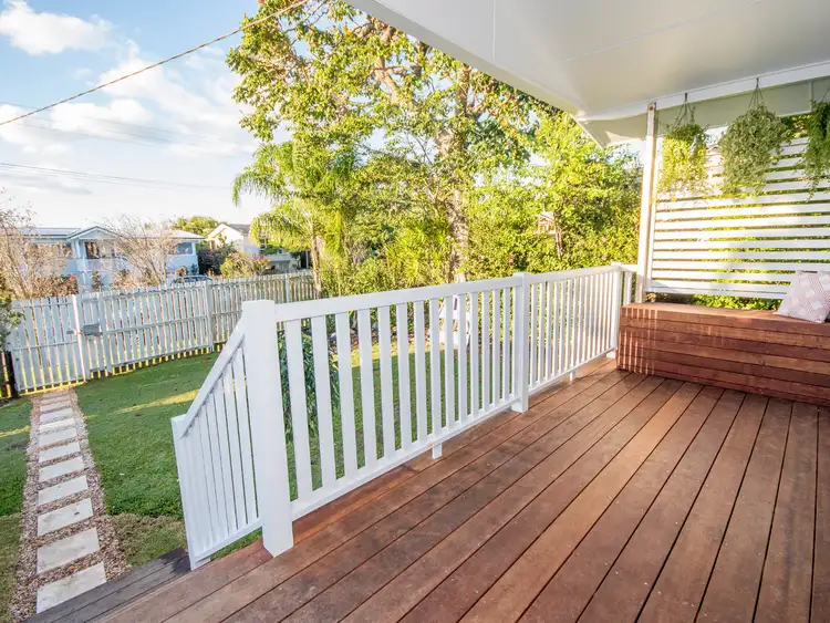 6 Bellevue Parade, Labrador QLD 4215