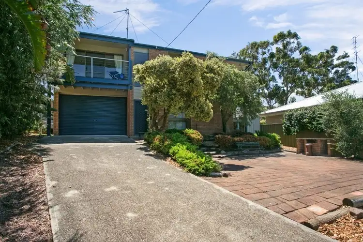 24 Beach Road, Lemon Tree Passage NSW 2319