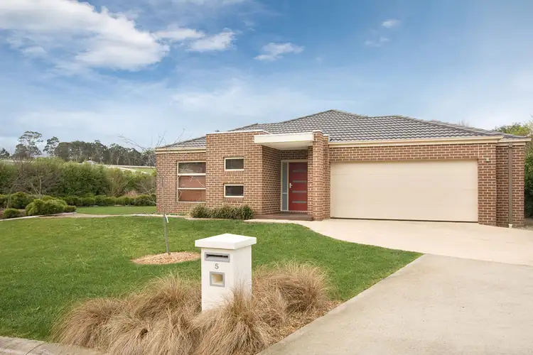 5 Lakeside Court, Drouin VIC 3818